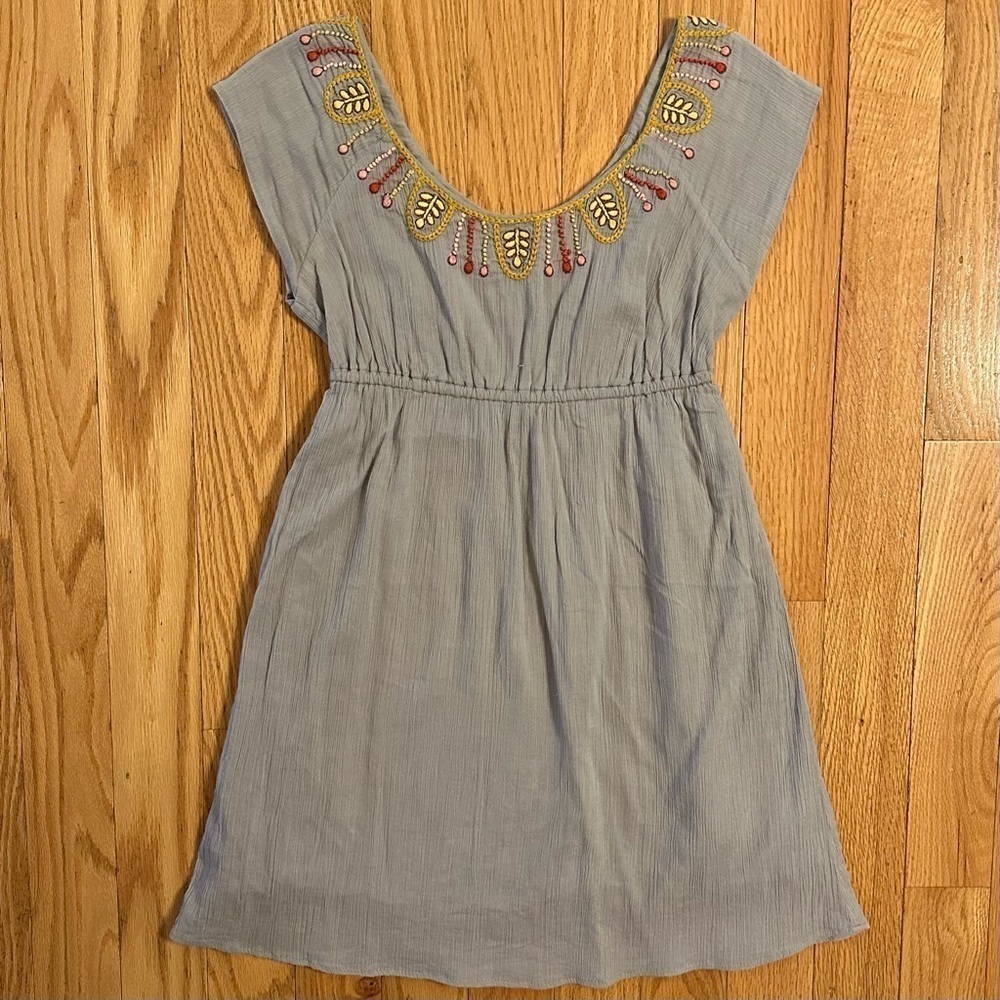 ANTHROPOLOGIE Feather Bone Baby Doll Embroidered Gray Boho Mini Dress Sz S